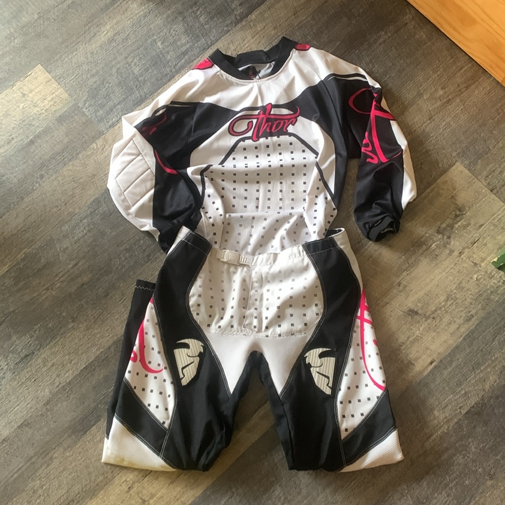 Thor Motocross Suit. Small Jersey with size 9-10 Pants